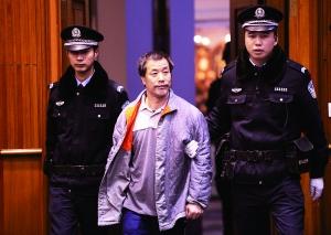 扎死前妻情人称自卫